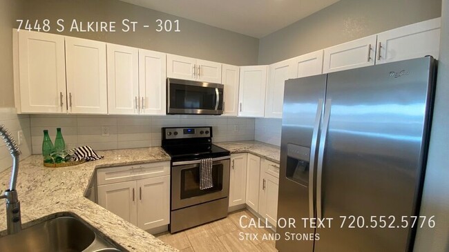 Building Photo - **Cozy Condo Available NOW** Minutes to Re...