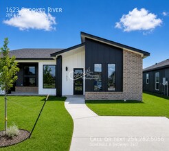 Building Photo - 1623 Crooked River