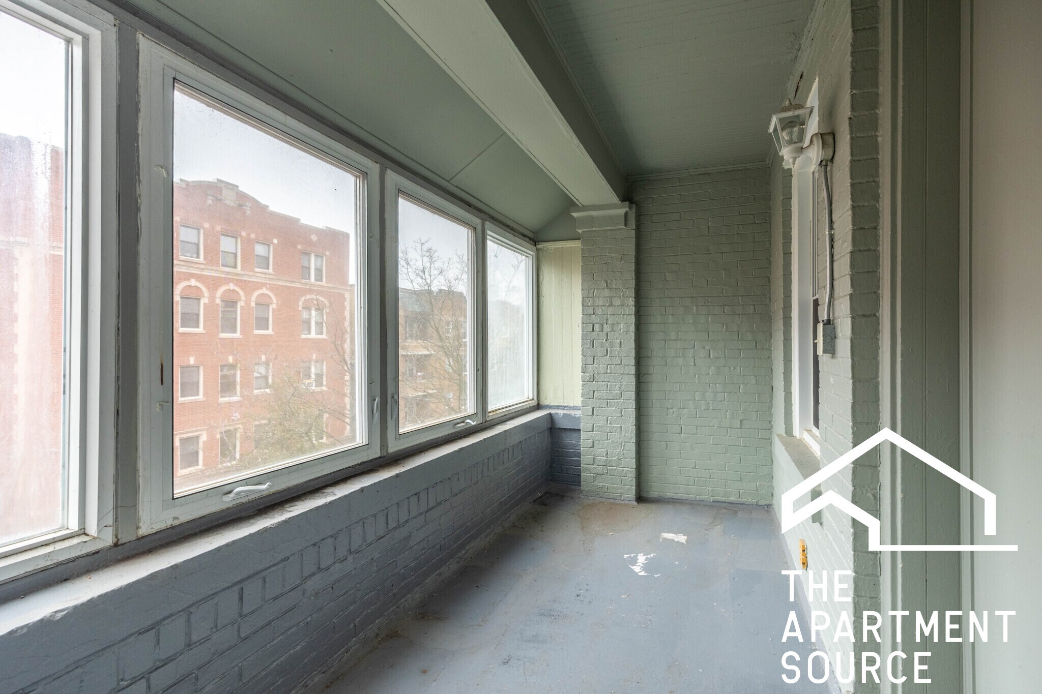 Building Photo - 7462 N Greenview Ave