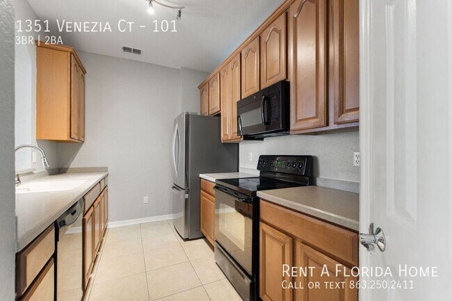 Building Photo - 1351 Venezia Ct