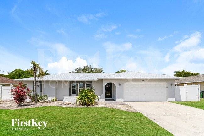 Building Photo - 528 SE 17th Ave