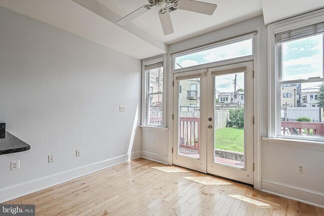 Building Photo - 512 Varnum St NW