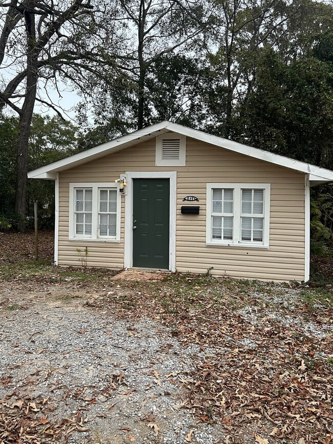 Primary Photo - 1605 West St