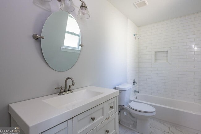 Building Photo - 331 Camilla Cir SW