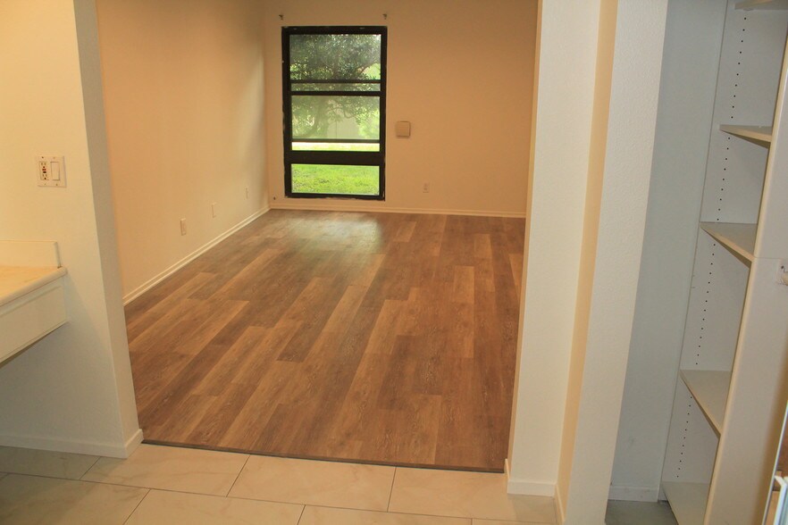 Building Photo - 7765 W 91st St