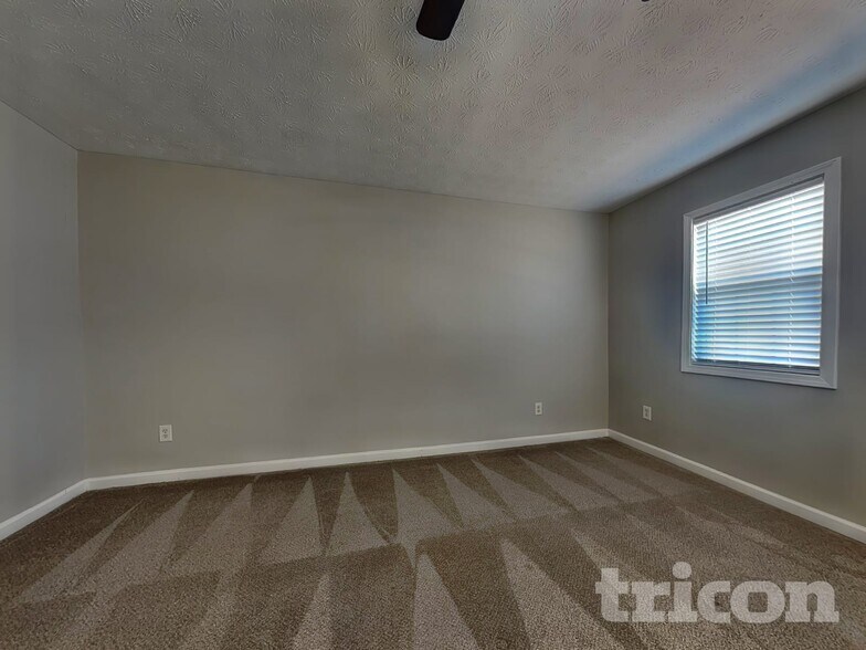 Building Photo - 3845 Forsythia Way