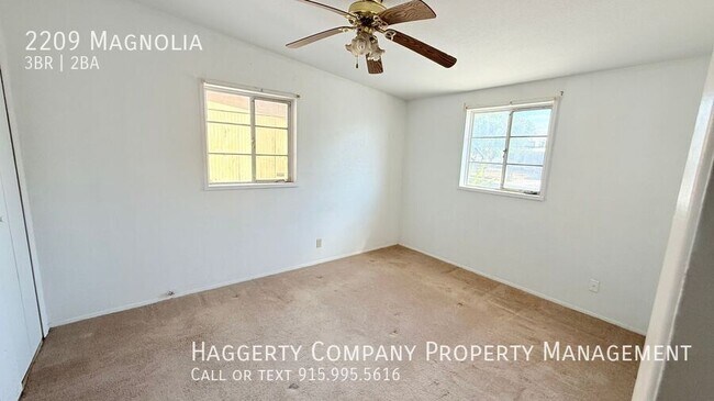 Building Photo - 2209 Magnolia-