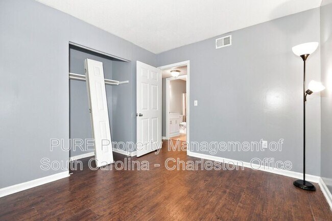 Building Photo - 1402 Camp Rd