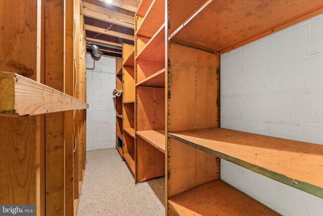 Building Photo - 9 Snug Hill Ct