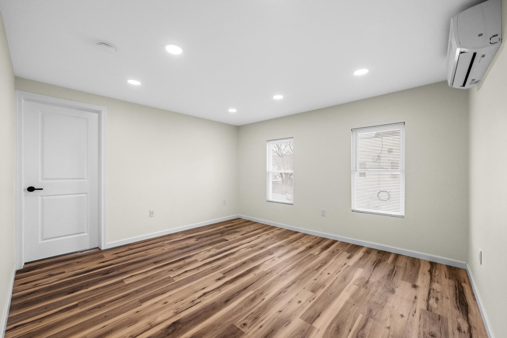 Building Photo - 346 Bennett St