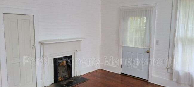 Building Photo - 407 E Jackson St