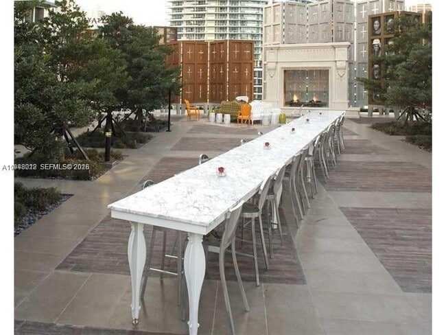 Building Photo - 475 Brickell Ave