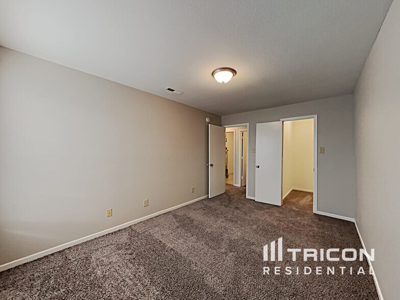 Building Photo - 7838 Rose Ln