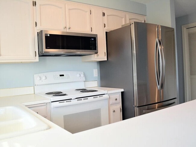 Building Photo - 566 Sunwood Dr NW