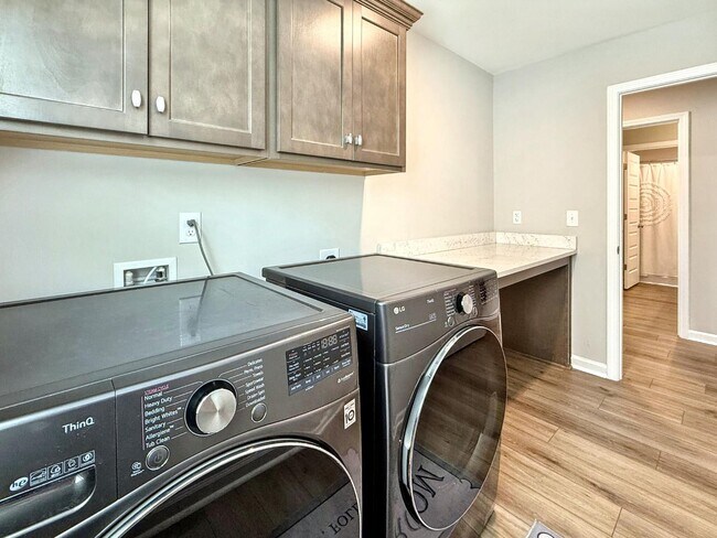 Building Photo - 524 Harbour Pointe Dr