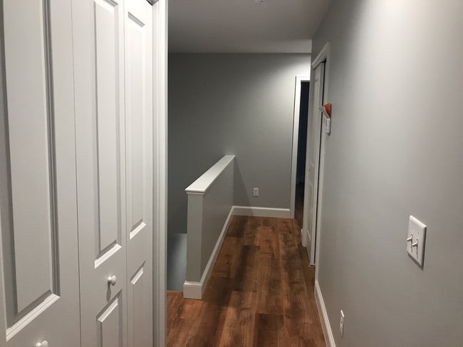 Building Photo - 2405 Rosa RoadRidge Manor Ct