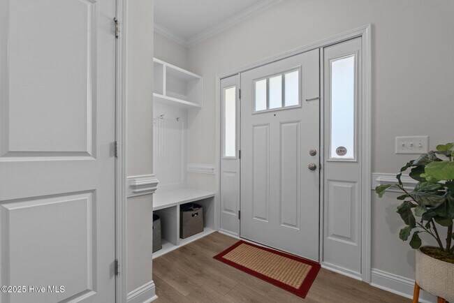 Building Photo - 620 Overland Ct