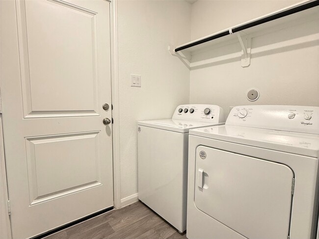 Building Photo - 16770 N Marie Vlg Dr