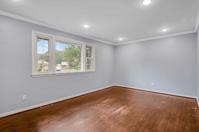 Building Photo - Charming Glen Allen Gem: 3-Bedroom Retreat...