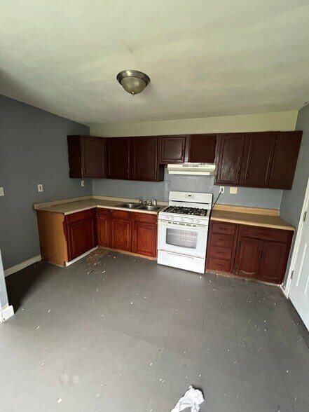 Building Photo - 523 St Paul Dr