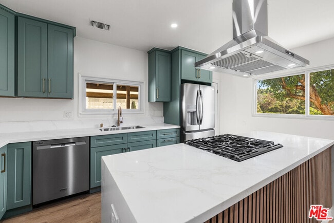 Building Photo - 238 Thorne St