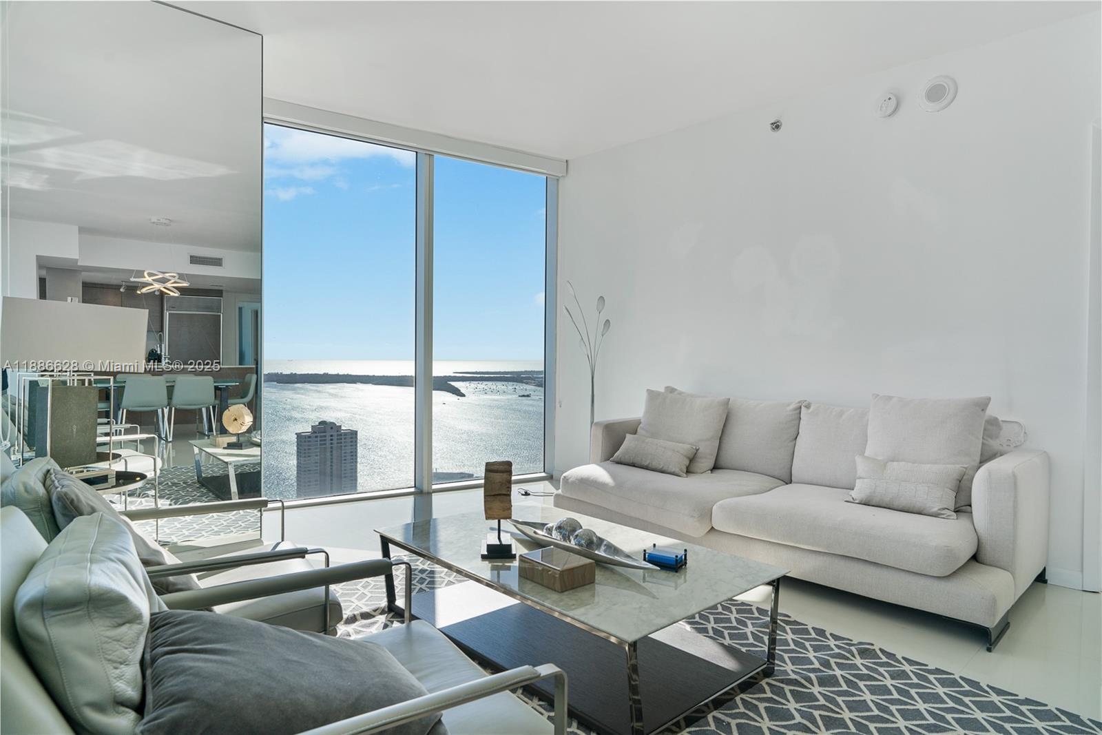 Building Photo - 495 Brickell Ave