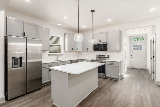 Building Photo - 72 Hayden Ave