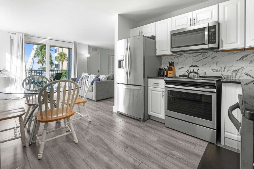 Building Photo - 5700 Bonita Beach Rd SW