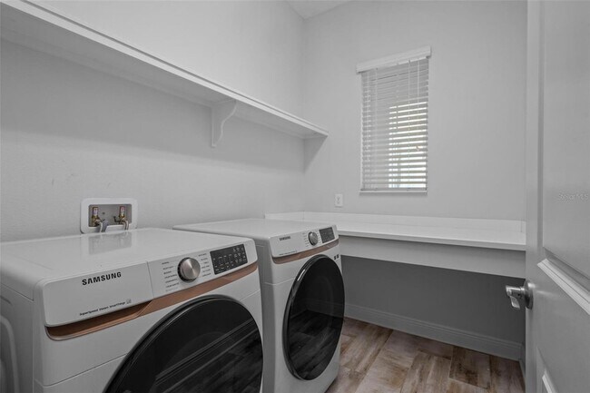 Building Photo - 2515 Portico St