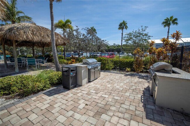 Building Photo - 6036 Anchorage Way S