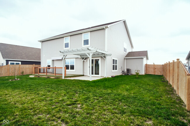 Building Photo - 681 N Crystal Dr