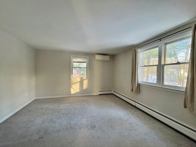 Building Photo - Available Now | 3 Bed, 1.5 Bath Single-Family Home in Westford, MA | Updated Kitchen, Finished Ba...