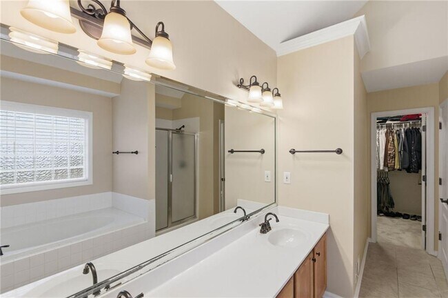 Building Photo - 4290 McClanes Ct