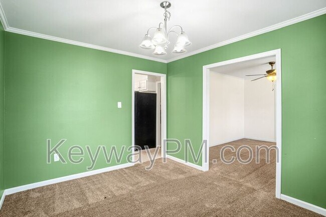 Building Photo - 3420 Linderwood Dr