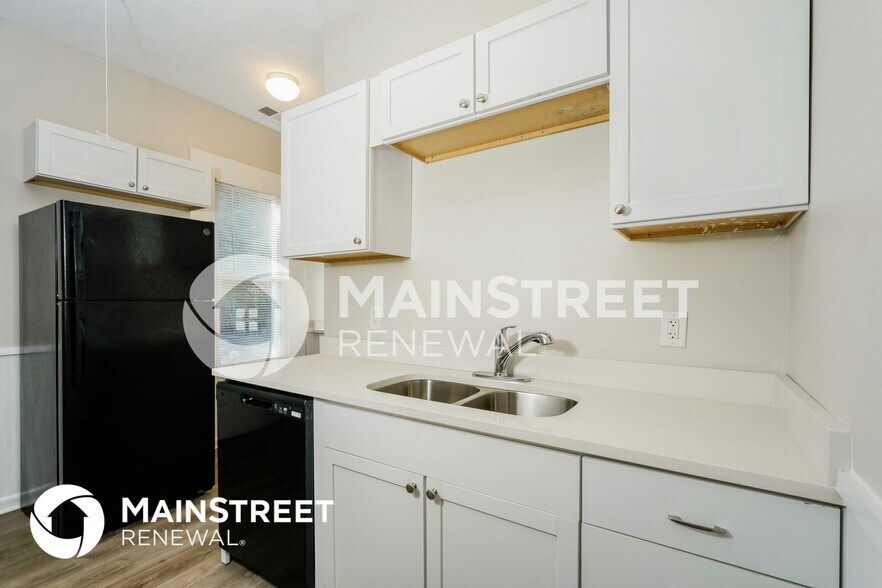 Building Photo - 664 S 27th St