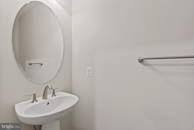 Building Photo - 23235 Milltown Knoll Square