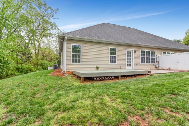 Building Photo - 1692 Preston Woods Dr