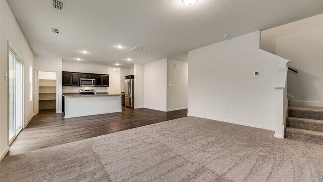 Building Photo - 824 Cedar Elm Dr