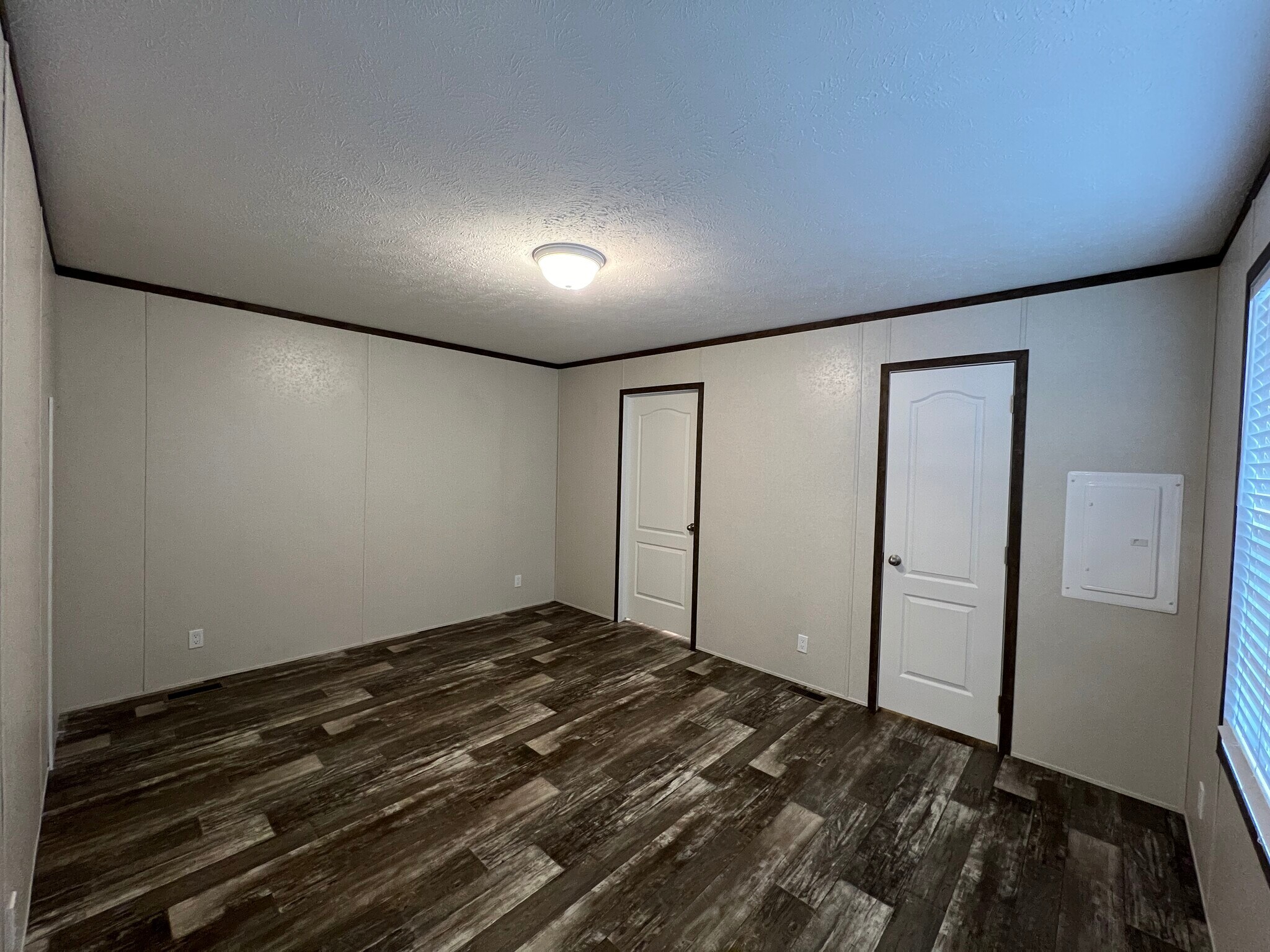 Building Photo - 38055 Leverette Ave