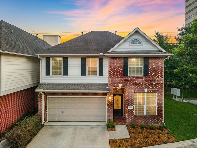 Building Photo - 2626 Couch St