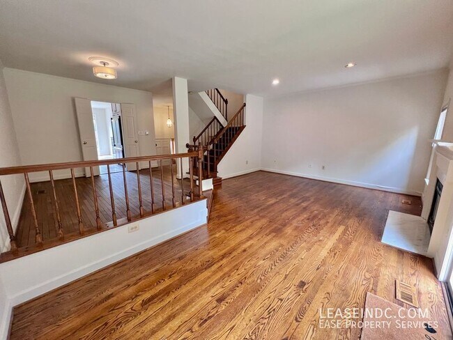 Building Photo - 1445 Hampton Hill Cir