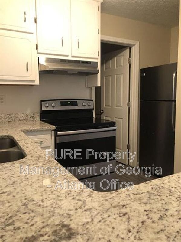 Building Photo - 55 Sunnybrook Dr