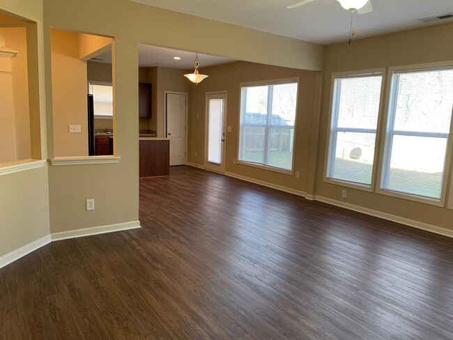 Building Photo - 5990 Crestwick Wy