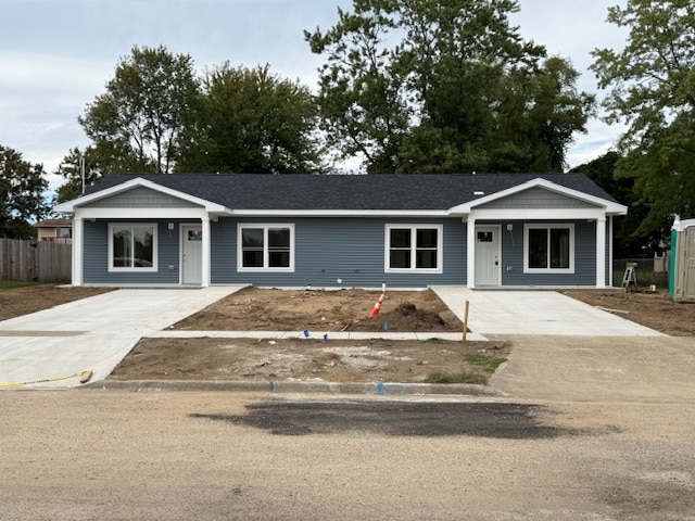 Building Photo - 708 Hoaglin Dr