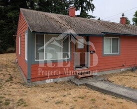 Building Photo - Lebo Reid Duplex