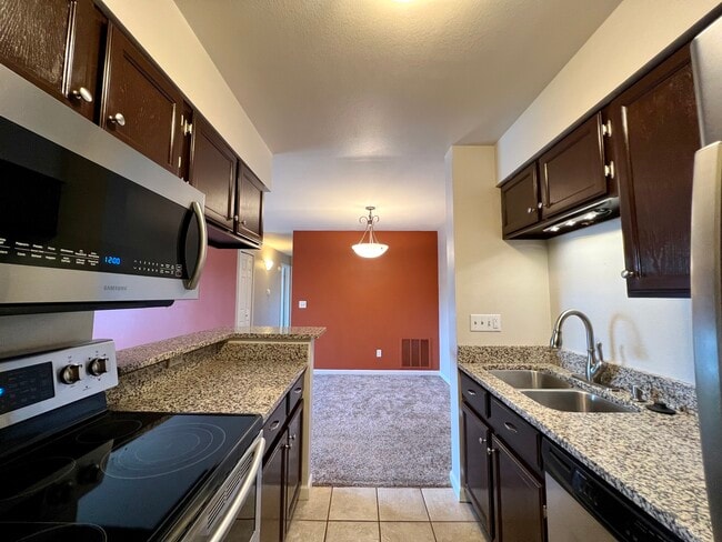 Building Photo - 4670 White Rock Cir