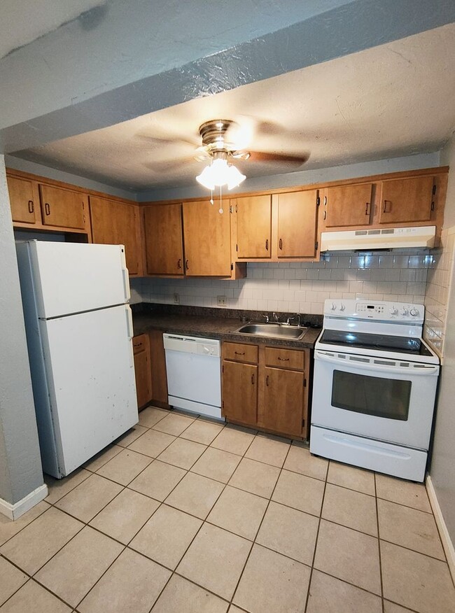 Building Photo - ****Mansfield Two Bed Condo $1,795****