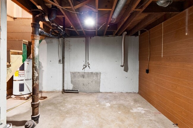 Building Photo - 2521 W Sanson Ave