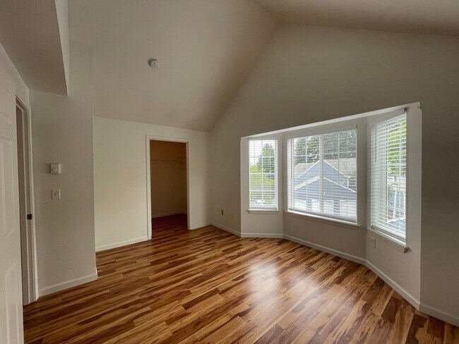 Building Photo - 2Bd/2Ba in Bethany Condo with Garage ~ Washer/ Dryer in Unit ~ Top Floor ~ Community Pool!!!
