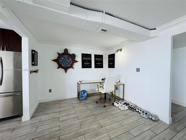 Building Photo - 18031 Biscayne Blvd